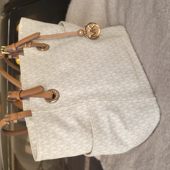 Michael Korks Handbag Tote - Picture 13 of 16